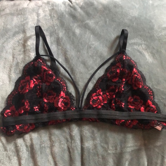 Sexy Black and Red Lace Bralette - Picture 1 of 3
